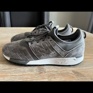Mens SIZE 10 New Balance 247 Lifestyle Gray Suede Sneaker